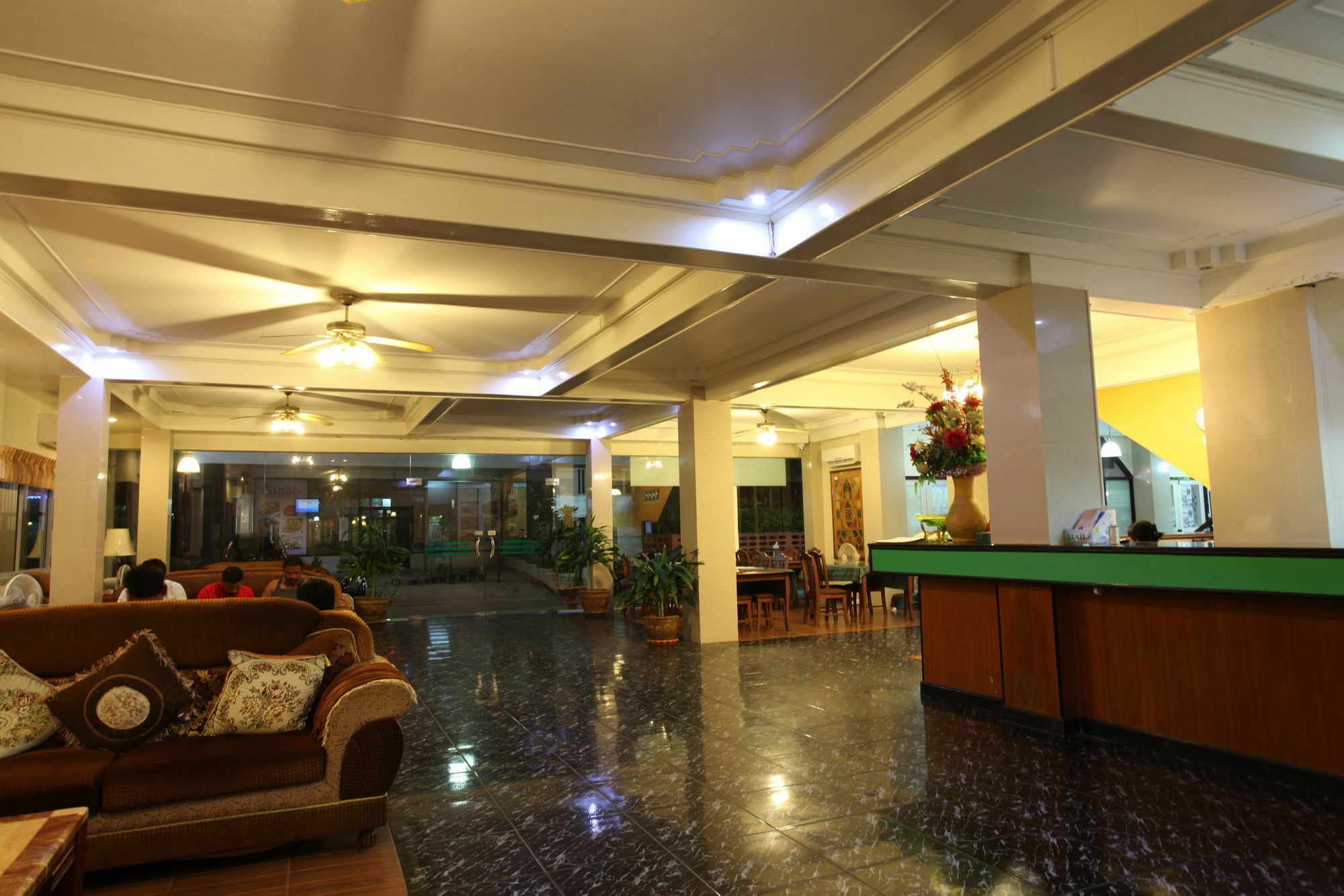 Home Pattaya Hotel Exteriör bild